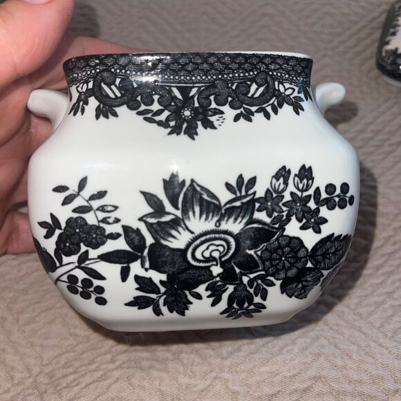 Johnson Brothers Asiatic Pheasant Black Creamer And Sugar Set - Picture 3 of 12